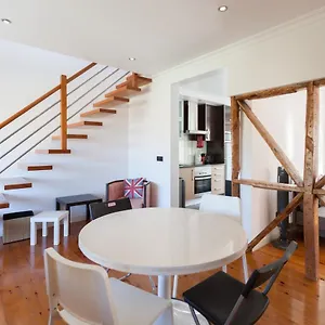 feels-like-home-charming-graca-duplex.hotels-lisbon-portugal.com/